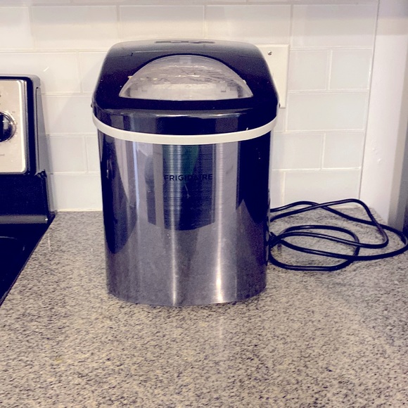 A ice maker